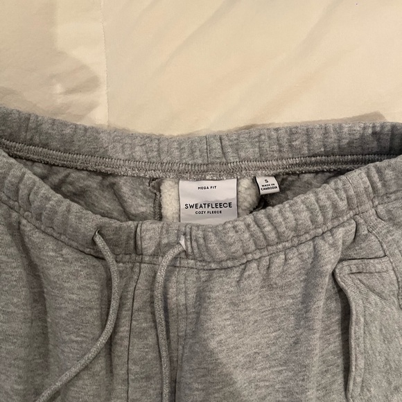 Mega Fit Small Cargo Sweats - Picture 3 of 6